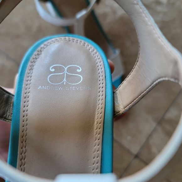 Andrew Stevens T-strap Heeled Sandals - size 8 - Picture 5 of 8